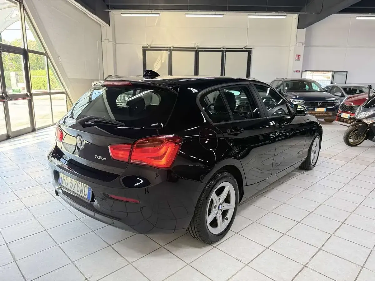Usata BMW 116 116 CV (85 kW) 2017 Nero Utilitaria
