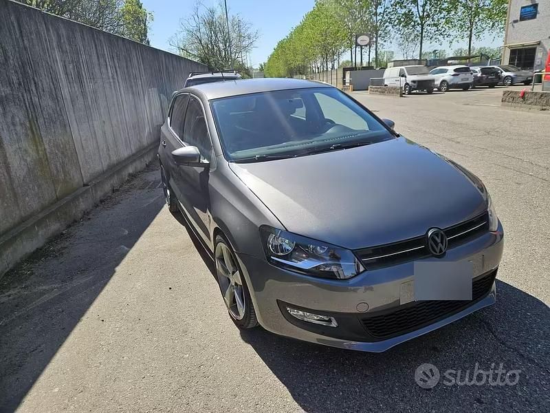 Usata VW Polo Comfortline 75 CV (55 kW) 2010 Grigio Utilitaria