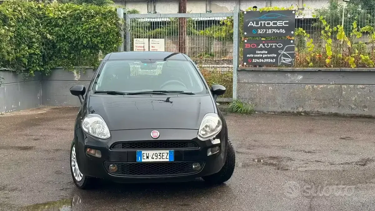 Usata Fiat Punto Lounge 77 CV (56 kW) 2014 Nero Utilitaria