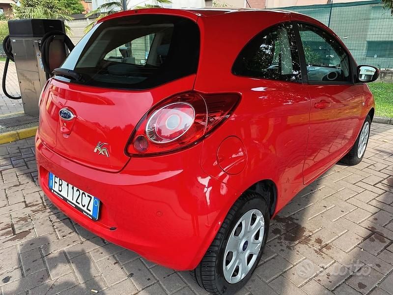 Usata Ford Ka 69 CV (50 kW) 2015 Rosso Utilitaria