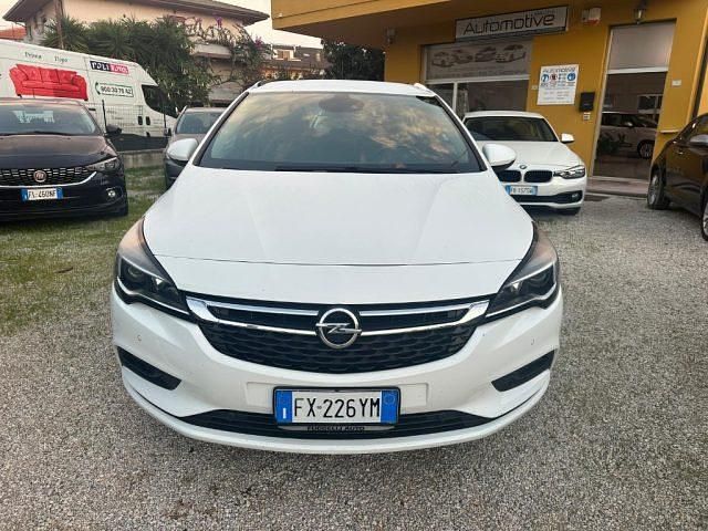 Usata Opel Astra Innovation 116 CV (85 kW) 2019 Bianco Station wagon