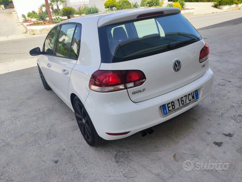 Usato 2010 VW Golf VI 1.4 Benzin 122 CV (4.990 €)