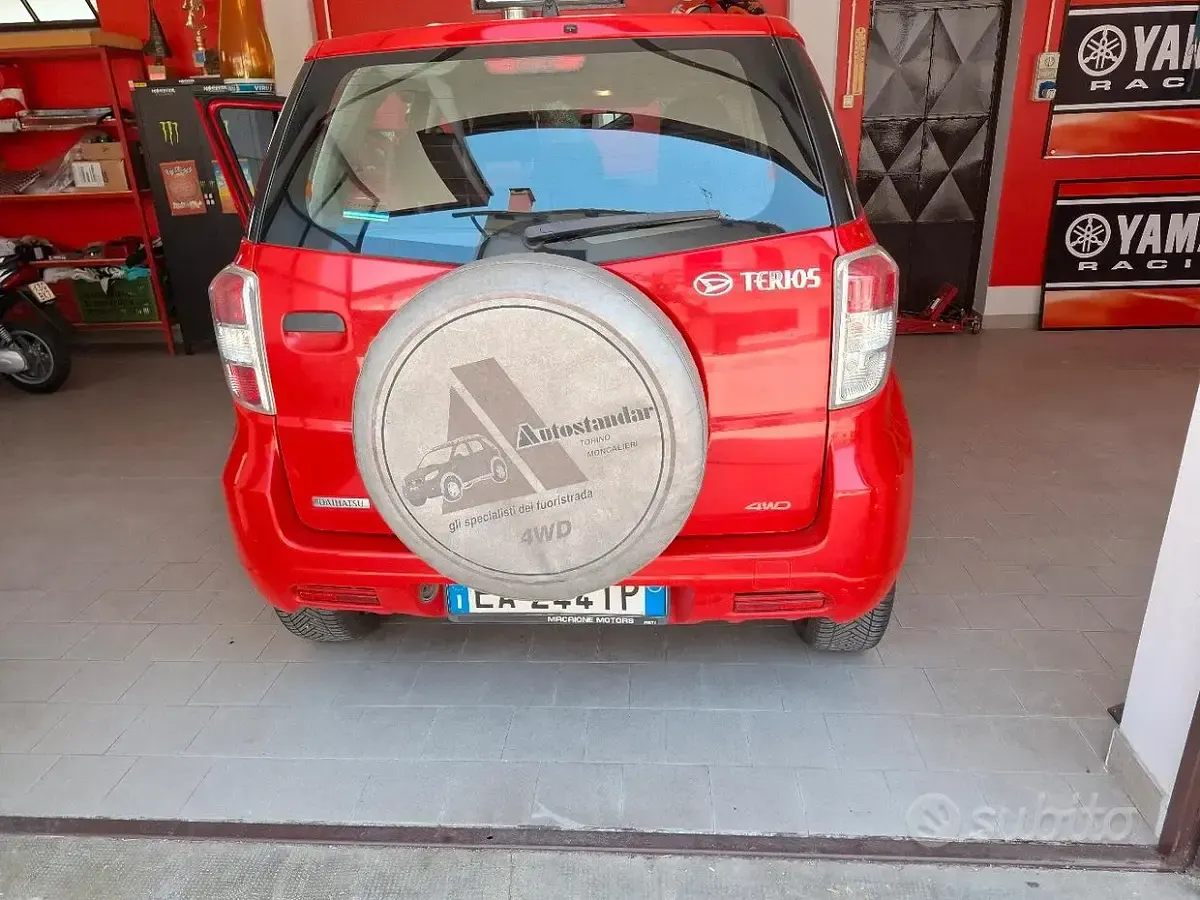 Usata Daihatsu Terios 86 CV (63 kW) 2010 Rosso SUV