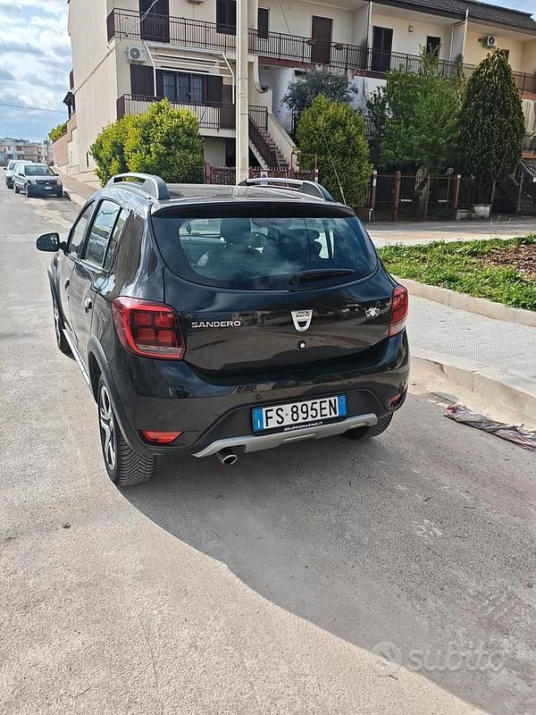 Usata Dacia Sandero Stepway 90 CV (66 kW) 2018 Nero Berlina