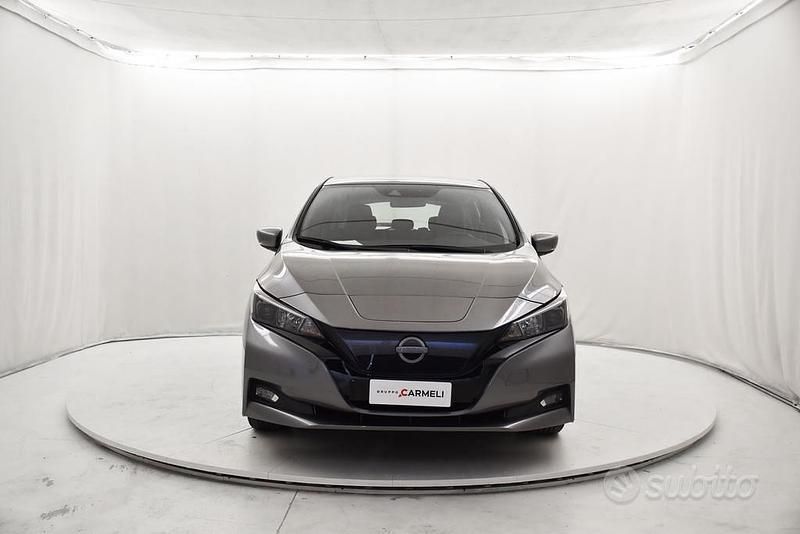 Usata Nissan Leaf Acenta 110 kW (150 CV) 2023 Dark metal grey Utilitaria