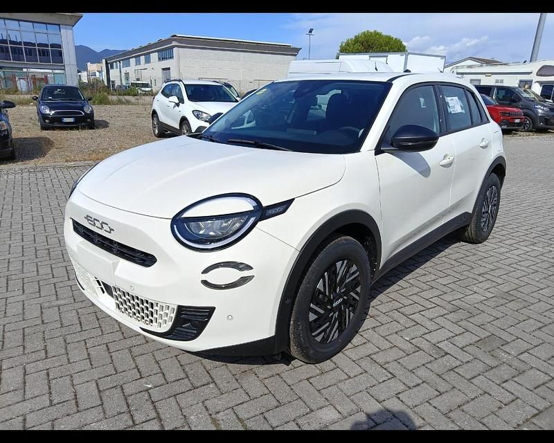 Bianco Nuova 2025 Fiat 600 SUV | 25.500 € - Immagine 1/4