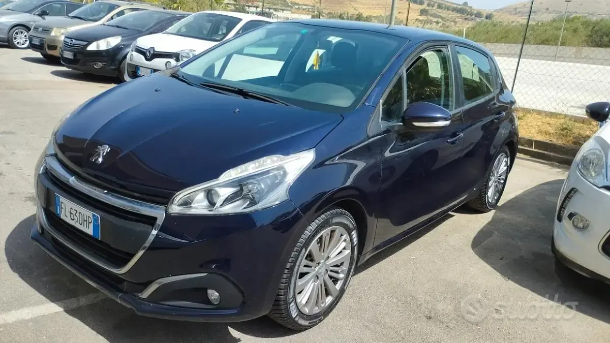 Usata Peugeot 208 Active 82 CV (60 kW) 2017 Bluazzurro Utilitaria