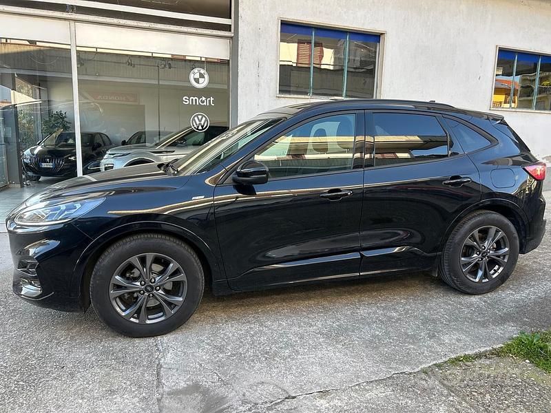 Usata Ford Kuga ST-Line X 120 CV (88 kW) 2023 Nero SUV