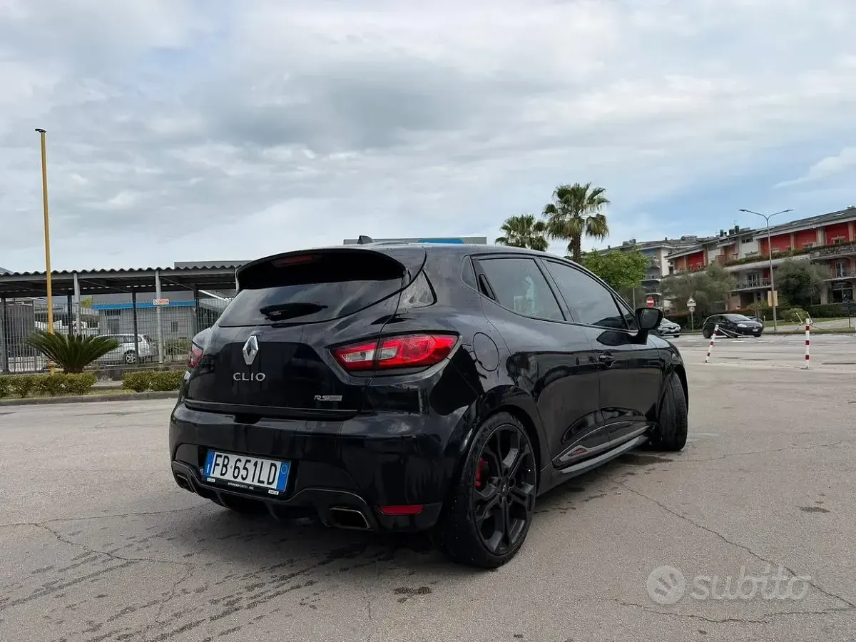 Occasion Renault Clio IV Trophy 220 PK (161 kW) 2015 Zwart Sedan