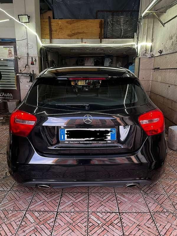 Usata Mercedes A180 109 CV (80 kW) 2013 Nero Berlina