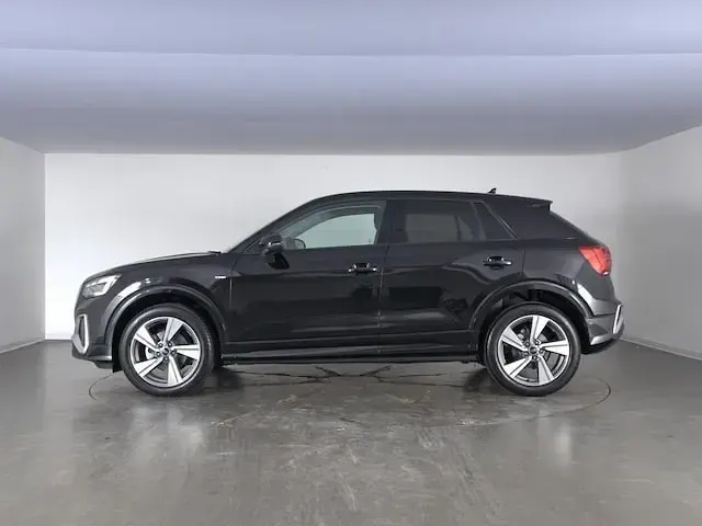 Nuova Audi Q2 S-Line 150 CV (110 kW) 2026 Nero mito metallizzato SUV