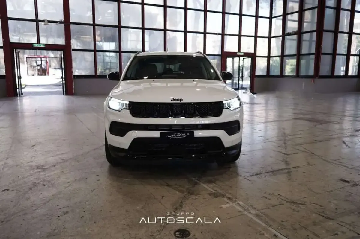 Usata Jeep Compass Night Eagle 131 CV (96 kW) 2023 Alphine white SUV