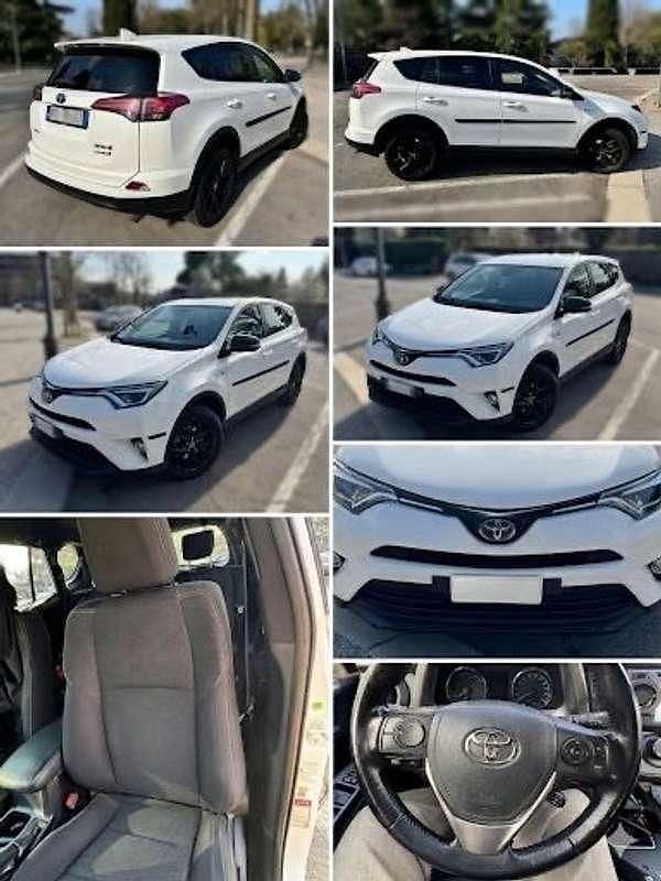 Usata Toyota RAV4 Hybrid Style 155 CV (114 kW) 2018 SUV