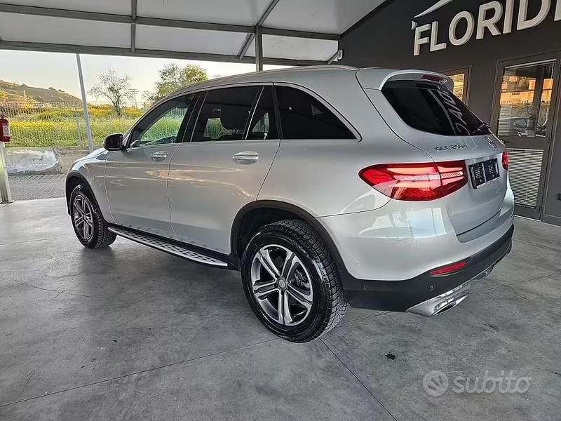 Usata Mercedes GLC250 203 CV (149 kW) 2016 Grigio SUV