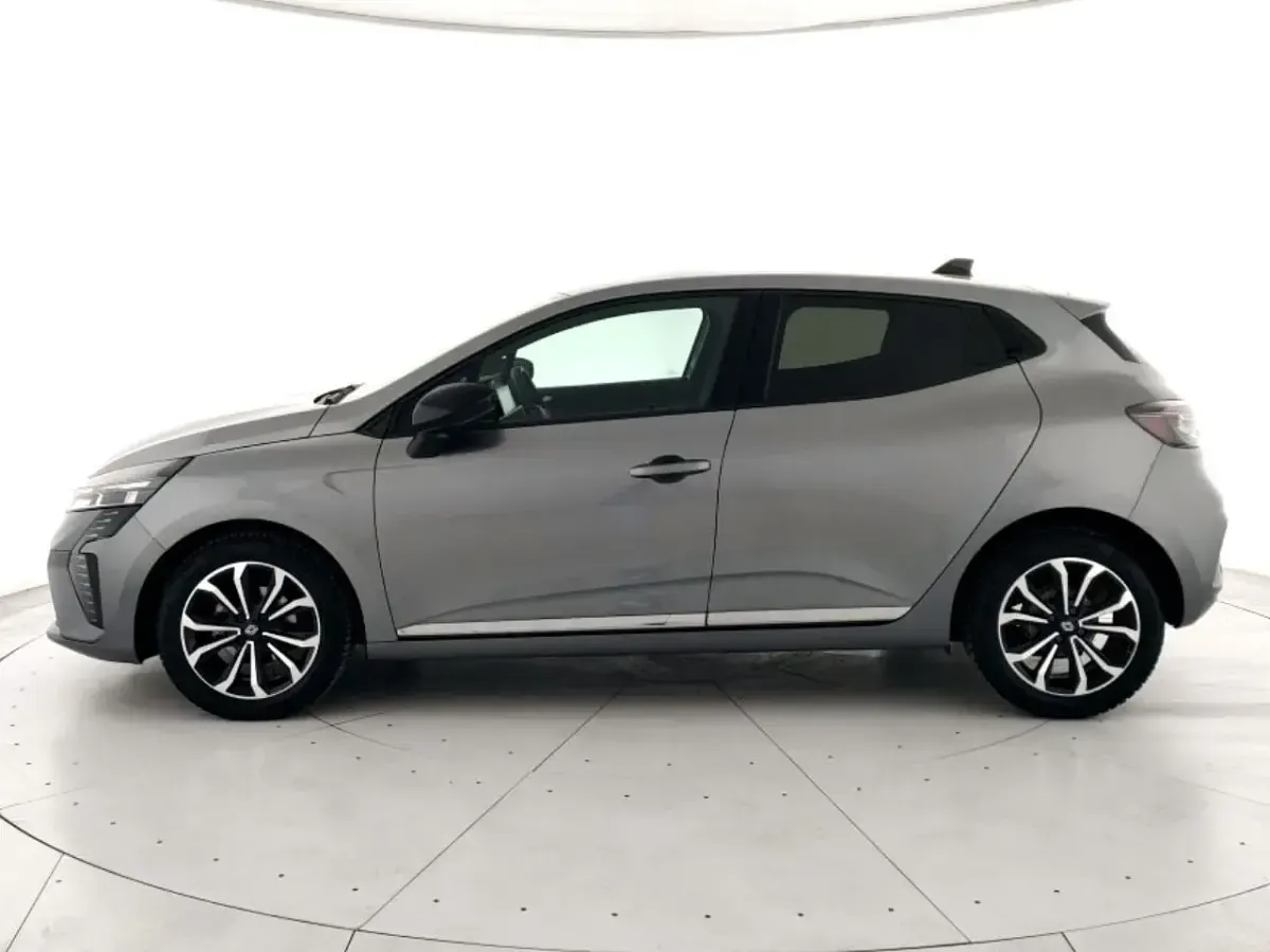 Usata Renault Clio Techno 91 CV (66 kW) 2025 Grigio Utilitaria