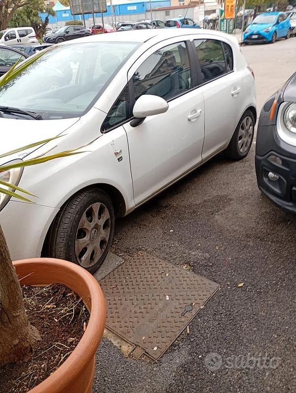 Usata Opel Corsa 2011 Bianco Utilitaria