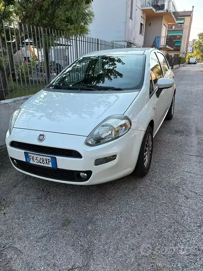 Usata Fiat Grande Punto 69 CV (50 kW) 2017 Bianco Utilitaria