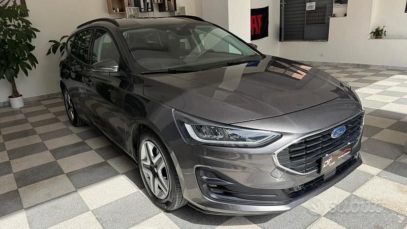 Usata Ford Focus Business Edition 120 CV (88 kW) 2022 Grigio Station wagon