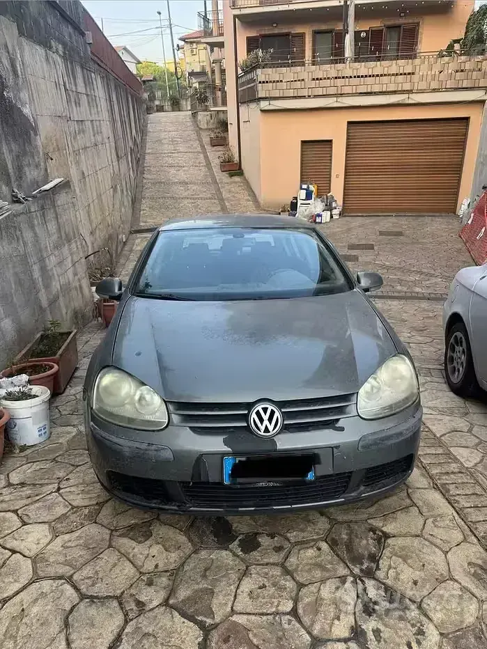 Usata VW Golf V 105 CV (77 kW) 2004 Utilitaria