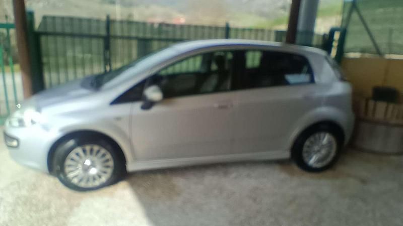 Usata Fiat Grande Punto S 75 CV (55 kW) 2010 Argento Utilitaria