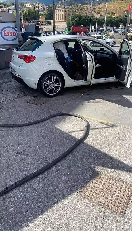 Usata Alfa Romeo Giulietta 173 CV (127 kW) 2011 Bianco Utilitaria