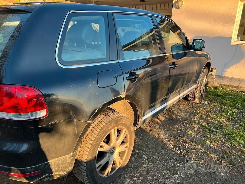 Usata VW Touareg 224 CV (164 kW) 2005 Nero SUV