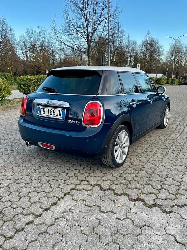 Usata Mini Cooper D 116 CV (85 kW) 2016 Blu Utilitaria