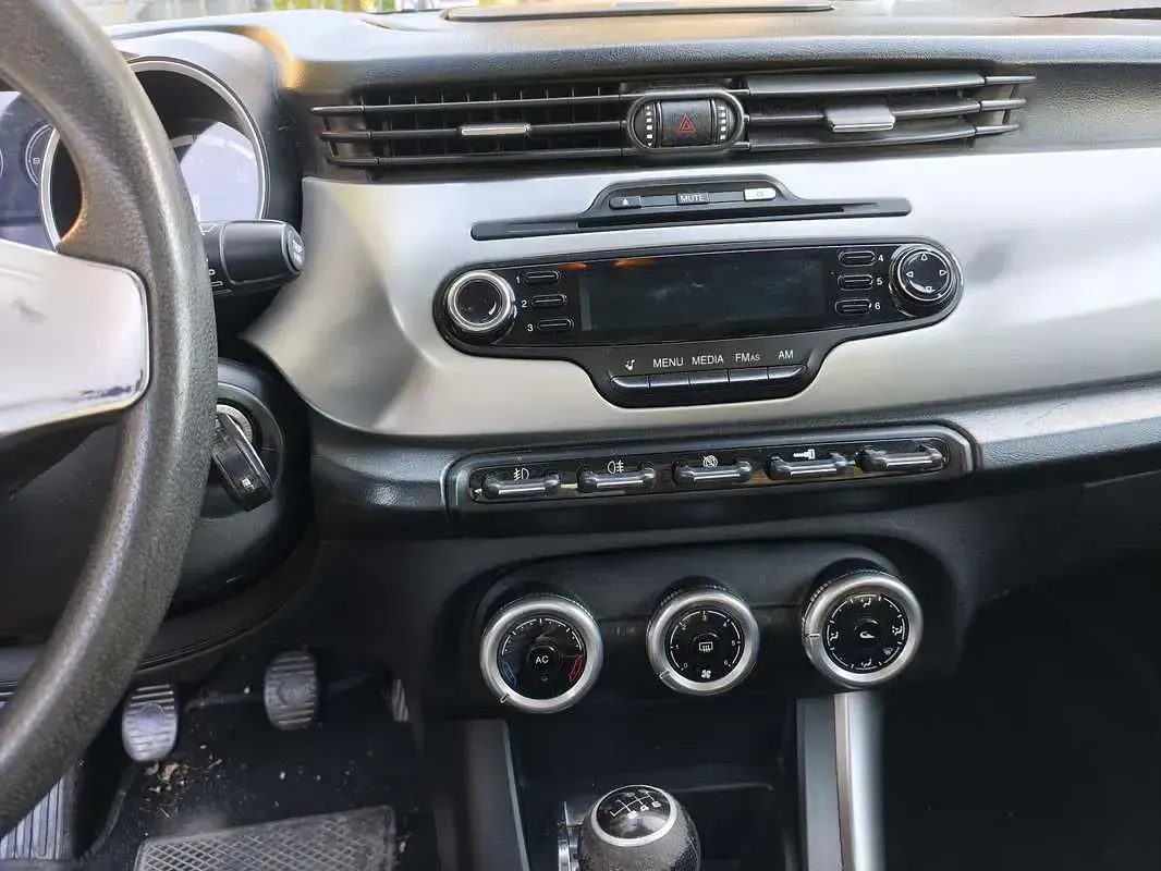 Usata Alfa Romeo Giulietta Exclusive 105 CV (77 kW) 2011 Utilitaria