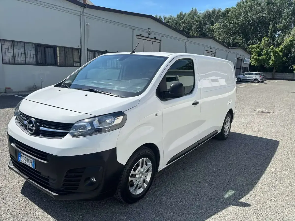 Usata Opel Vivaro-e Combi 120 CV (88 kW) 2020 Bianco Monovolume