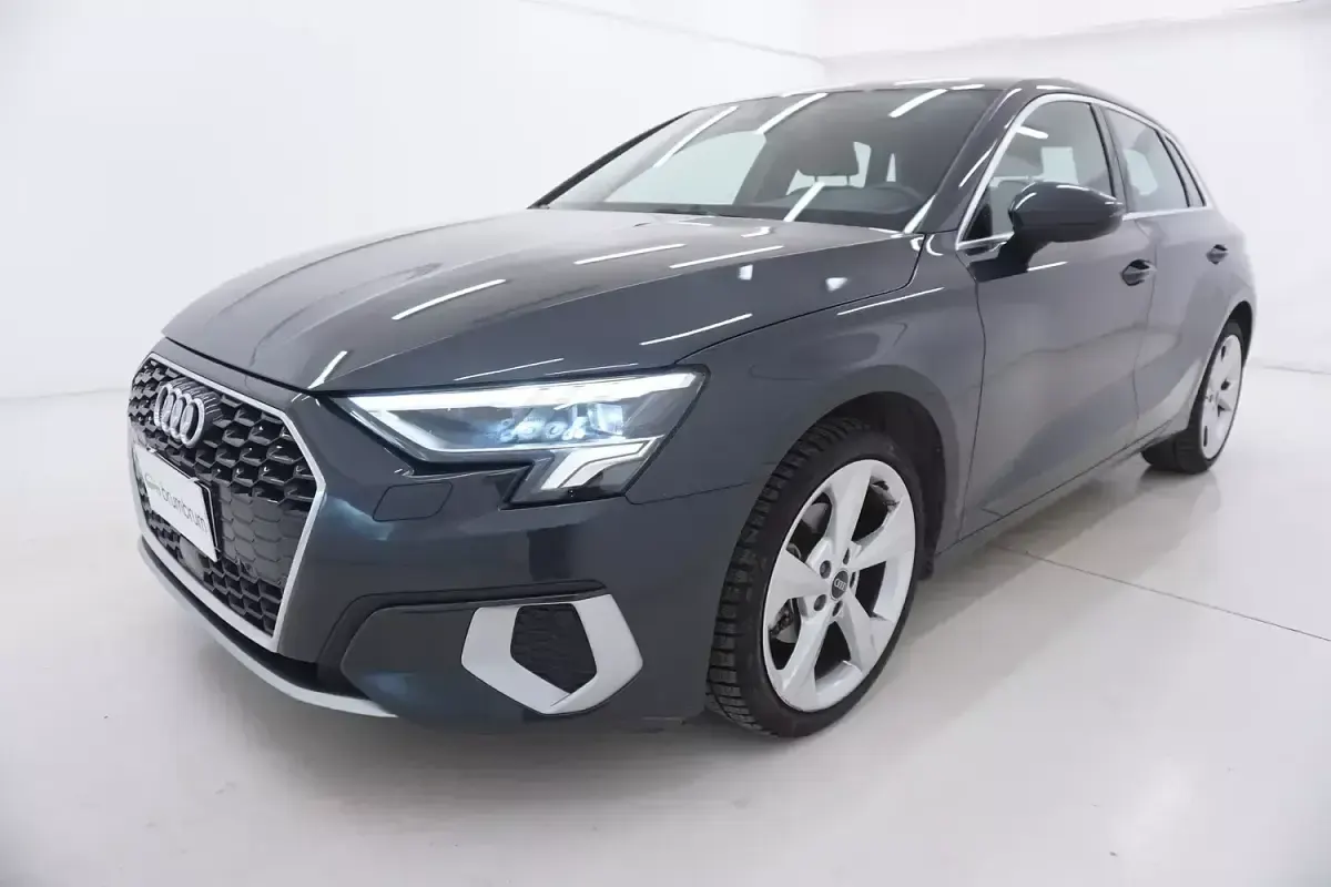 Usata Audi A3 Advanced 110 CV (80 kW) 2023 Grigiogrigio Berlina