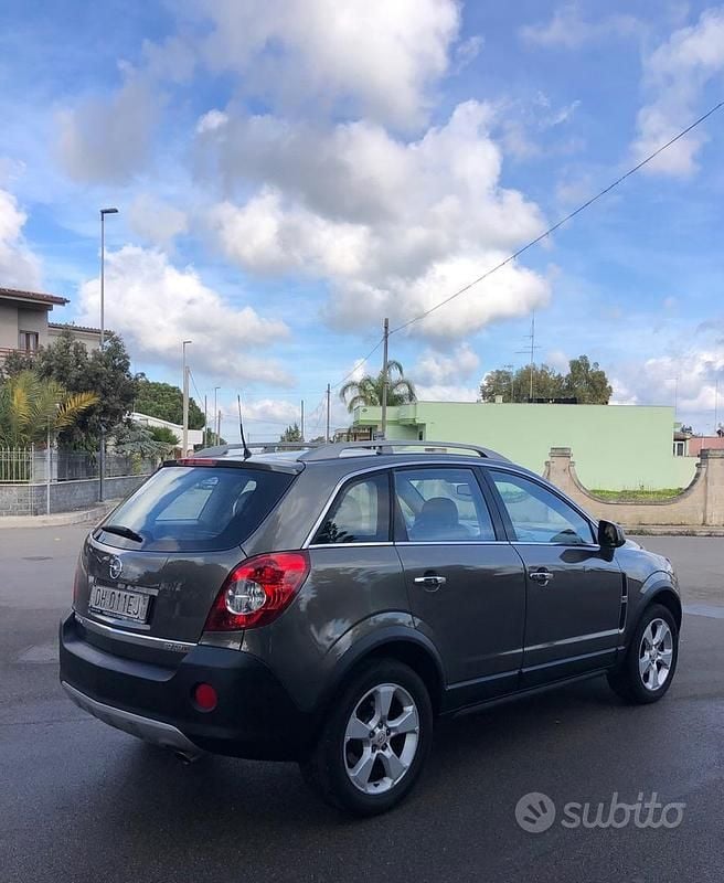 Usata Opel Antara Edition 150 CV (110 kW) 2007 Grigio SUV