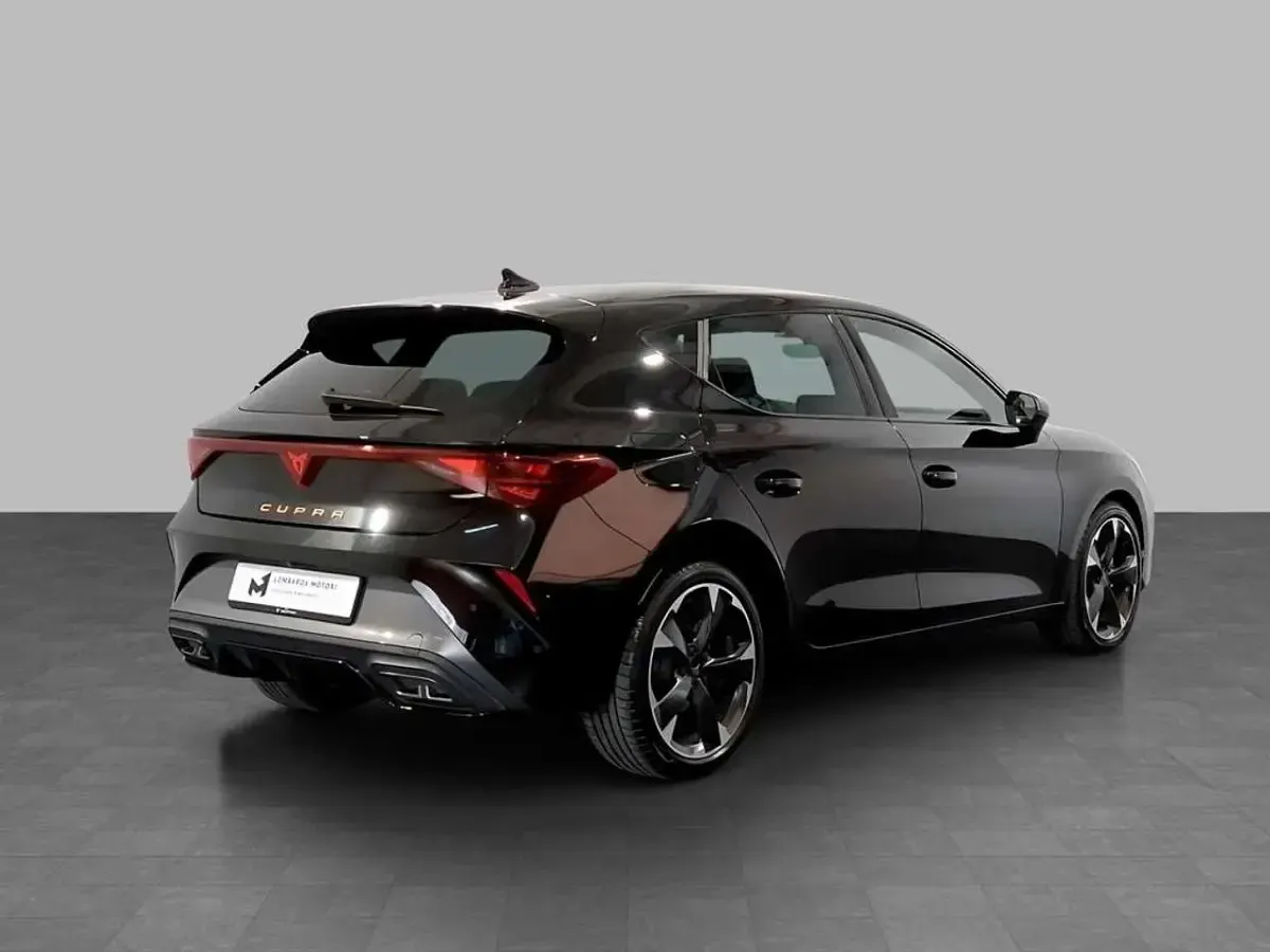 Usata Cupra Leon 150 CV (110 kW) 2025 Nero midnight Berlina