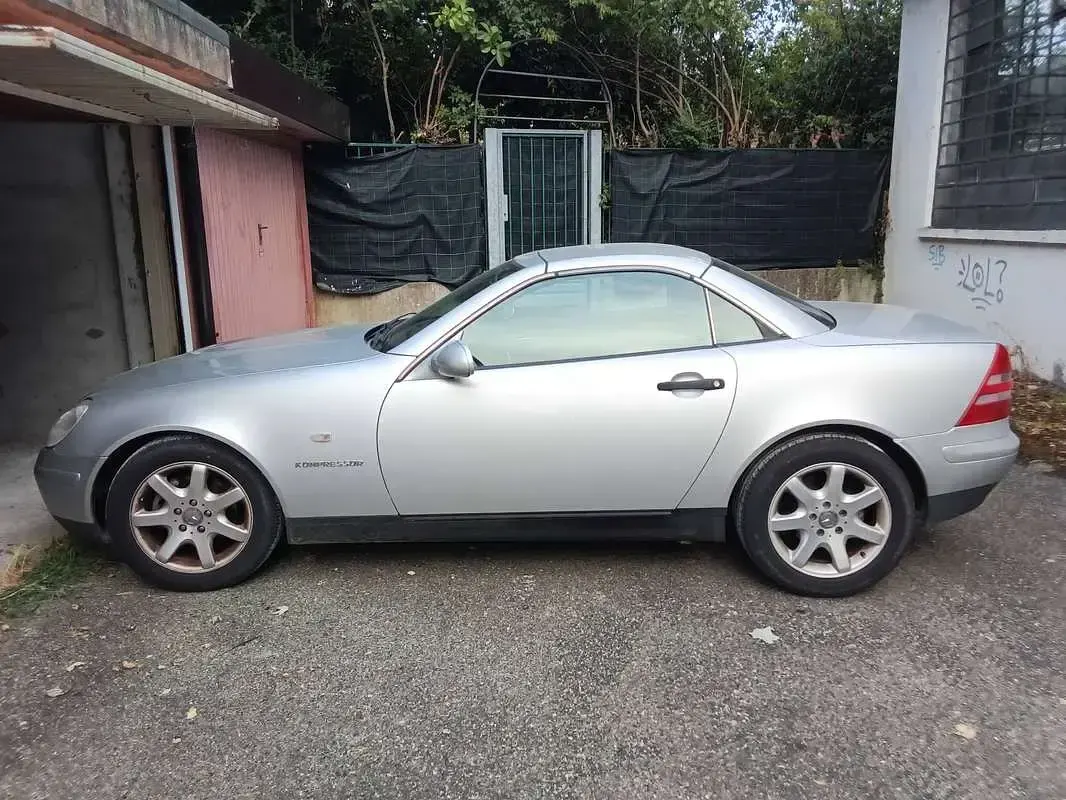 Usata Mercedes SLK200 192 CV (141 kW) 1999 Argento Cabrio