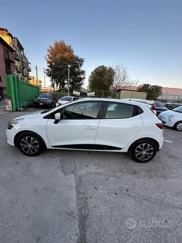 Usata Renault Clio IV Zen 75 CV (55 kW) 2017 Bianco Berlina