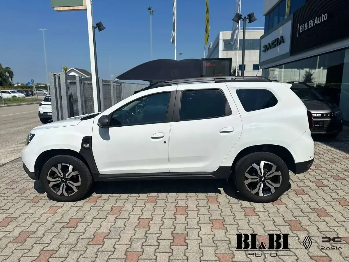 Usata Dacia Duster Journey 116 CV (85 kW) 2023 Bianco ghiaccio SUV