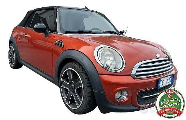 Usata Mini Cooper Cabriolet 122 CV (89 kW) 2010 Arancione Cabrio
