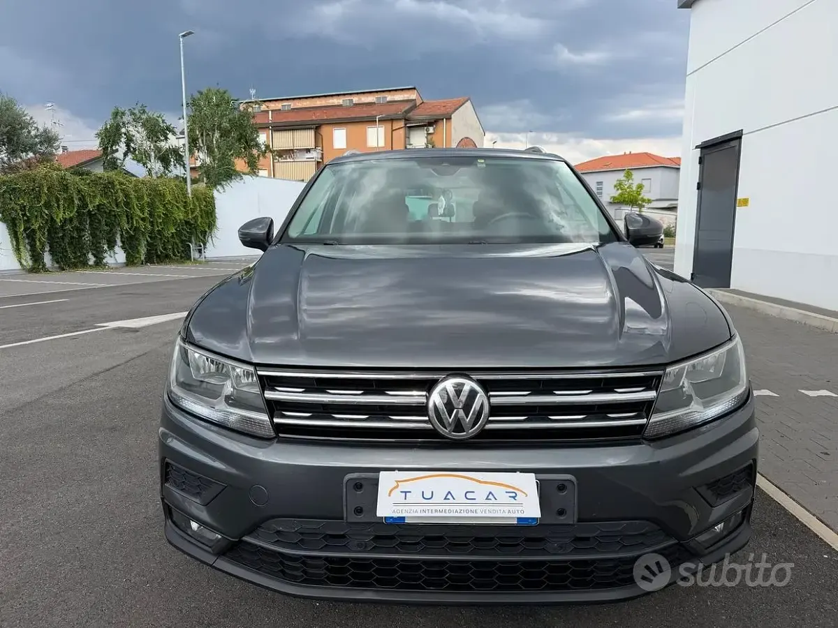 Usata VW Tiguan Business 115 CV (84 kW) 2018 Grigio SUV