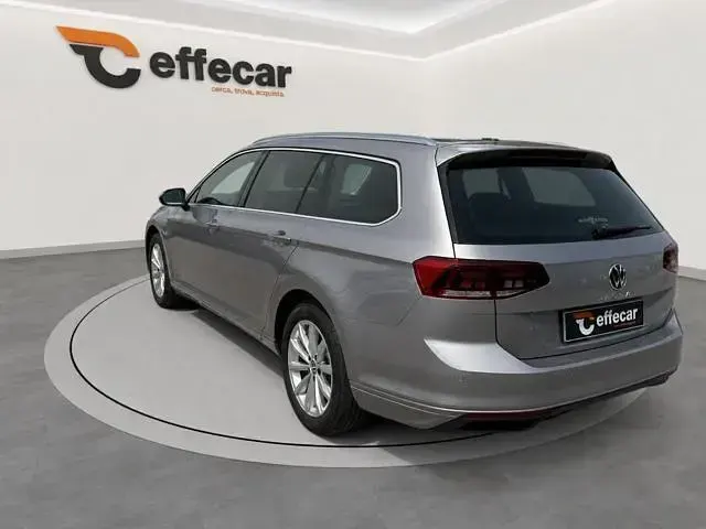 Usata VW Passat Business 150 CV (110 kW) 2023 Argento Station wagon