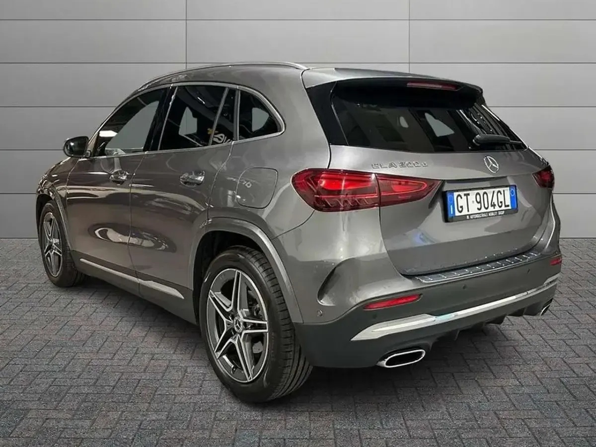 Usata Mercedes GLA200 Advanced Plus 150 CV (110 kW) 2024 Grigio montagna SUV