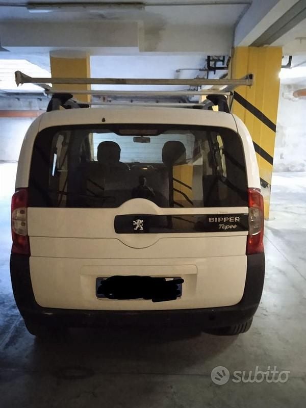 Usata Peugeot Bipper 75 CV (55 kW) 2011 Bianco Monovolume