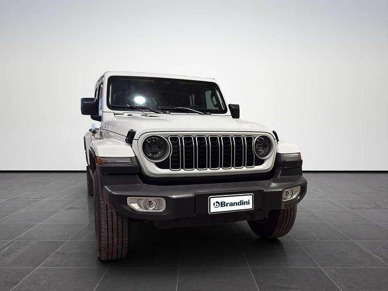 Usata Jeep Wrangler Unlimited Sahara 272 CV (200 kW) 2025 Bright white SUV
