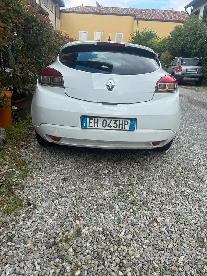 Usata Renault Mégane Coupé 110 CV (80 kW) 2012 Bianco Coupé
