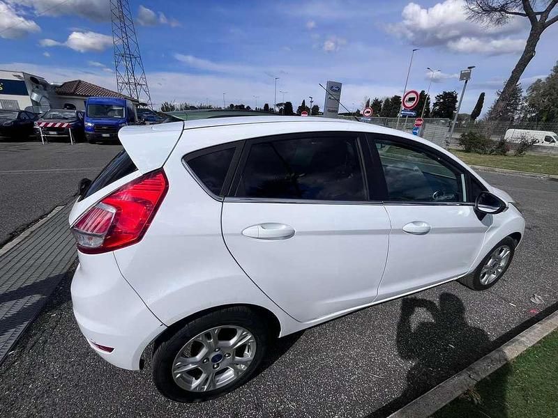 Usata Ford Fiesta Titanium 95 CV (69 kW) 2016 Bianco Berlina