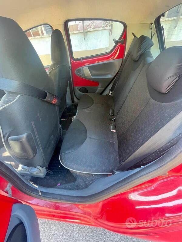 Usata Toyota Aygo 54 CV (39 kW) 2009 Rosso Utilitaria