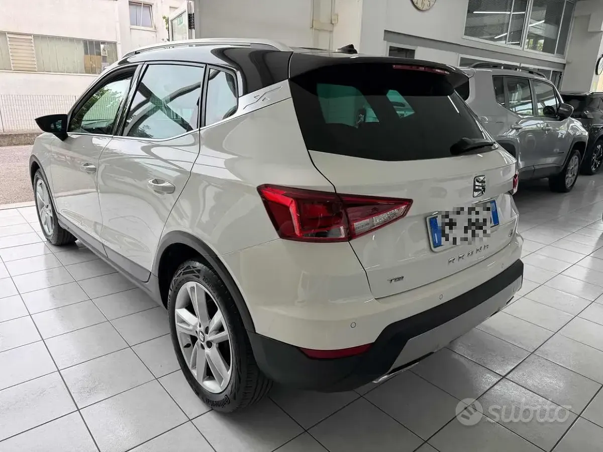 Usata Seat Arona FR 90 CV (66 kW) 2020 Grigio SUV