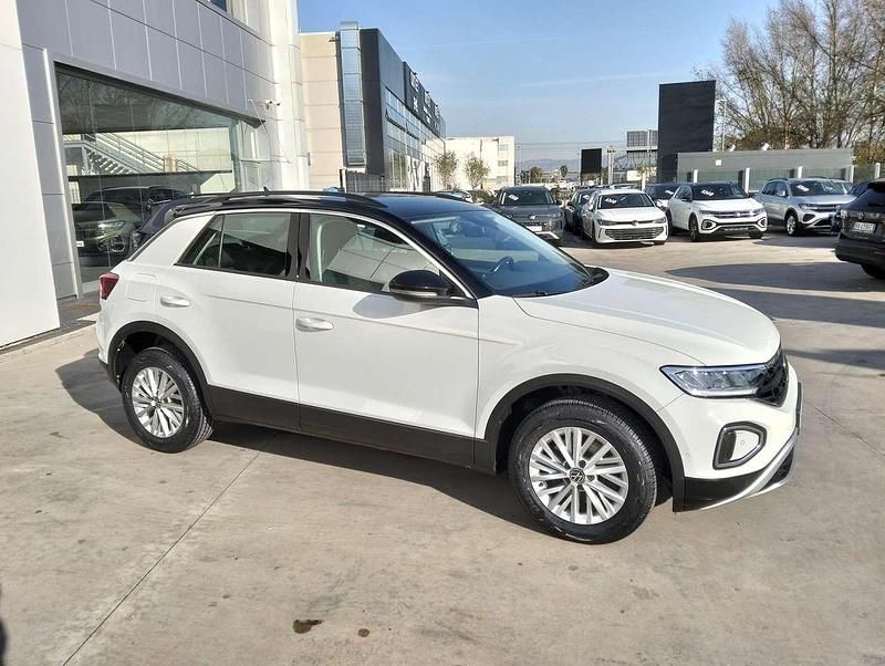 Usata VW T-Roc Life 150 CV (110 kW) 2022 Pure white tetto nero SUV