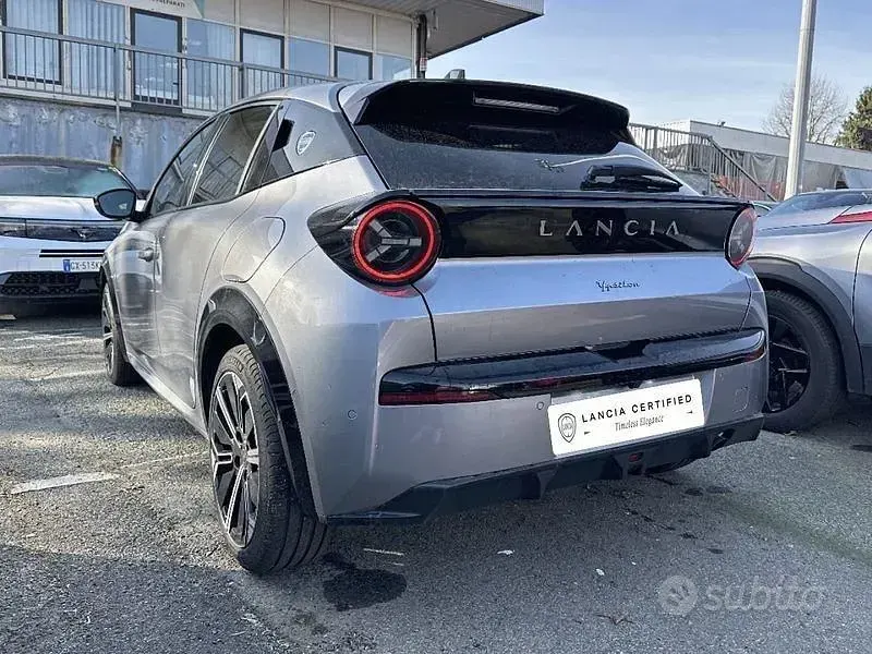 Usata Lancia Ypsilon 100 CV (73 kW) 2025 Grigio Utilitaria