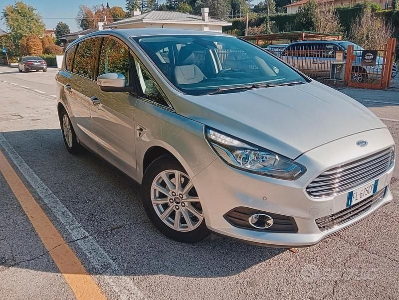 Usata Ford S-MAX S 180 CV (132 kW) 2017 Grigio Monovolume