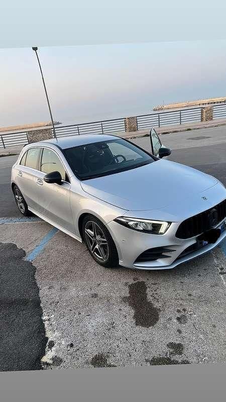 Usata Mercedes A180 Premium 116 CV (85 kW) 2019 Argento Berlina