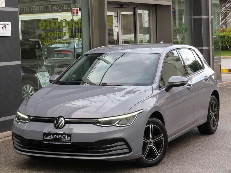Usata VW Golf VIII Life 116 CV (85 kW) 2021 Grigio Berlina